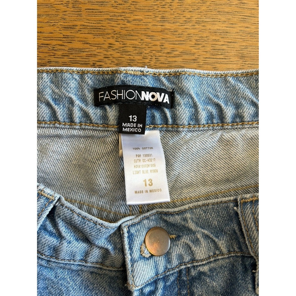 Fashion Nova Women's‎ Distressed Jeans – Size 13 - Picture 6 of 12